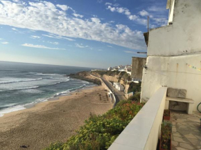 Отель Seafront house above the beach  Эрисейра